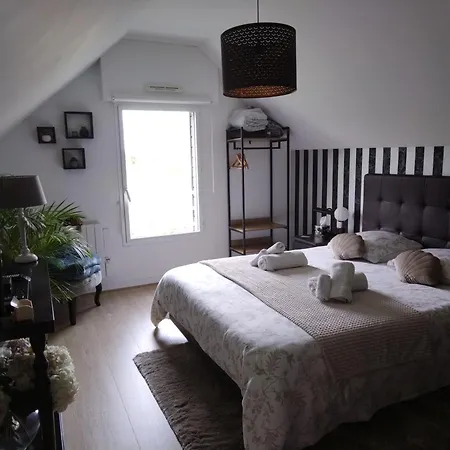 Bed & Breakfast Chez Helene Saint-Coulomb